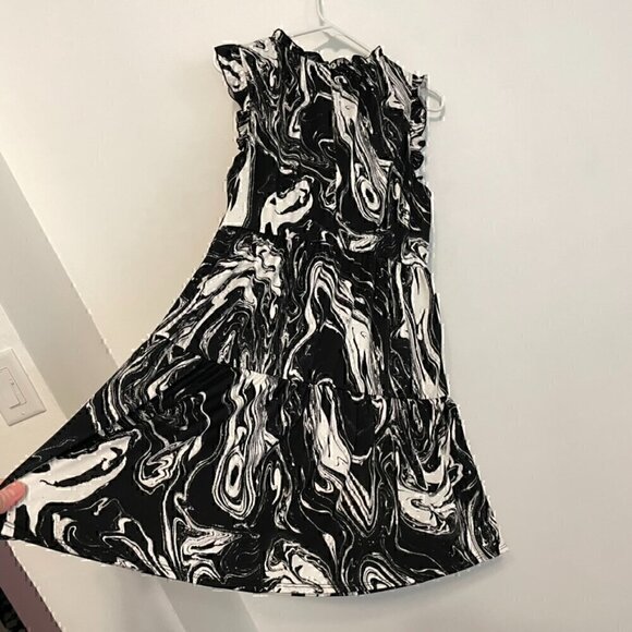 LOLA GRACE / DRY GOODS Black White Marble Swirl Geometric Sleeveless Mini Dress - Picture 10 of 12